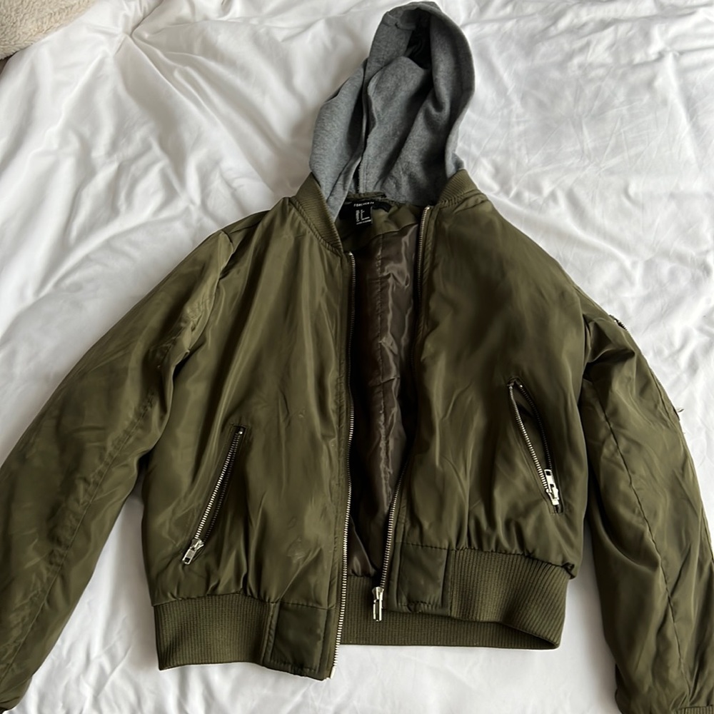 Forever 21 green bomber jacket
